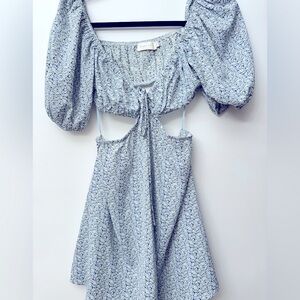 Beige Botany - Floral Blue Puff Sleeve Dress